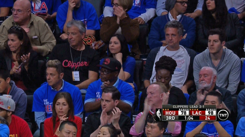 Illustration for article titled This Is What Bill Simmons Wore To Tonight's Rockets-Clippers Game